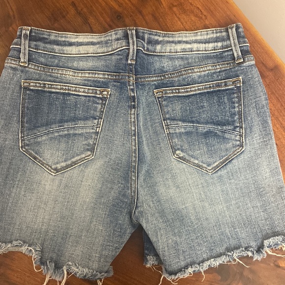 Driftwood Shorts - Picture 4 of 6